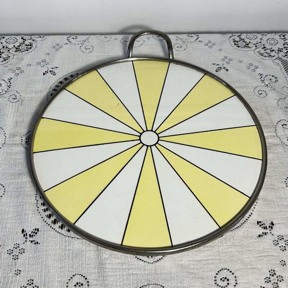 Antique Theodor Paetsch lemon yellow & white sunburst 12" platter - Picture 1 of 8